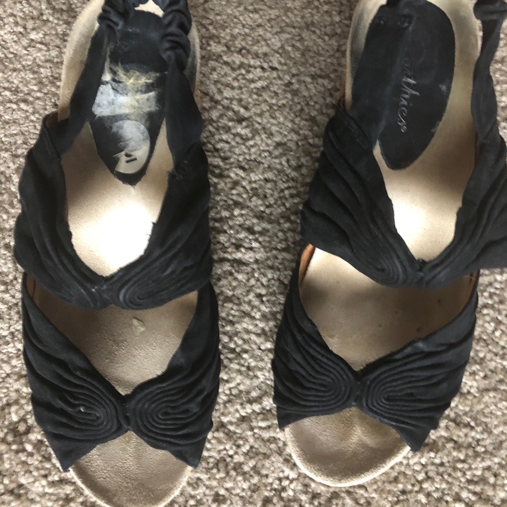 Shoes - Picture 5 of 5
